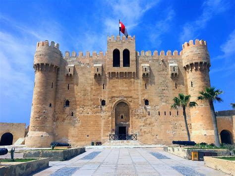 Qaitbay Citadel: An Historical Fortress Beckoning Travelers With Tales of Mamluk Majesty!